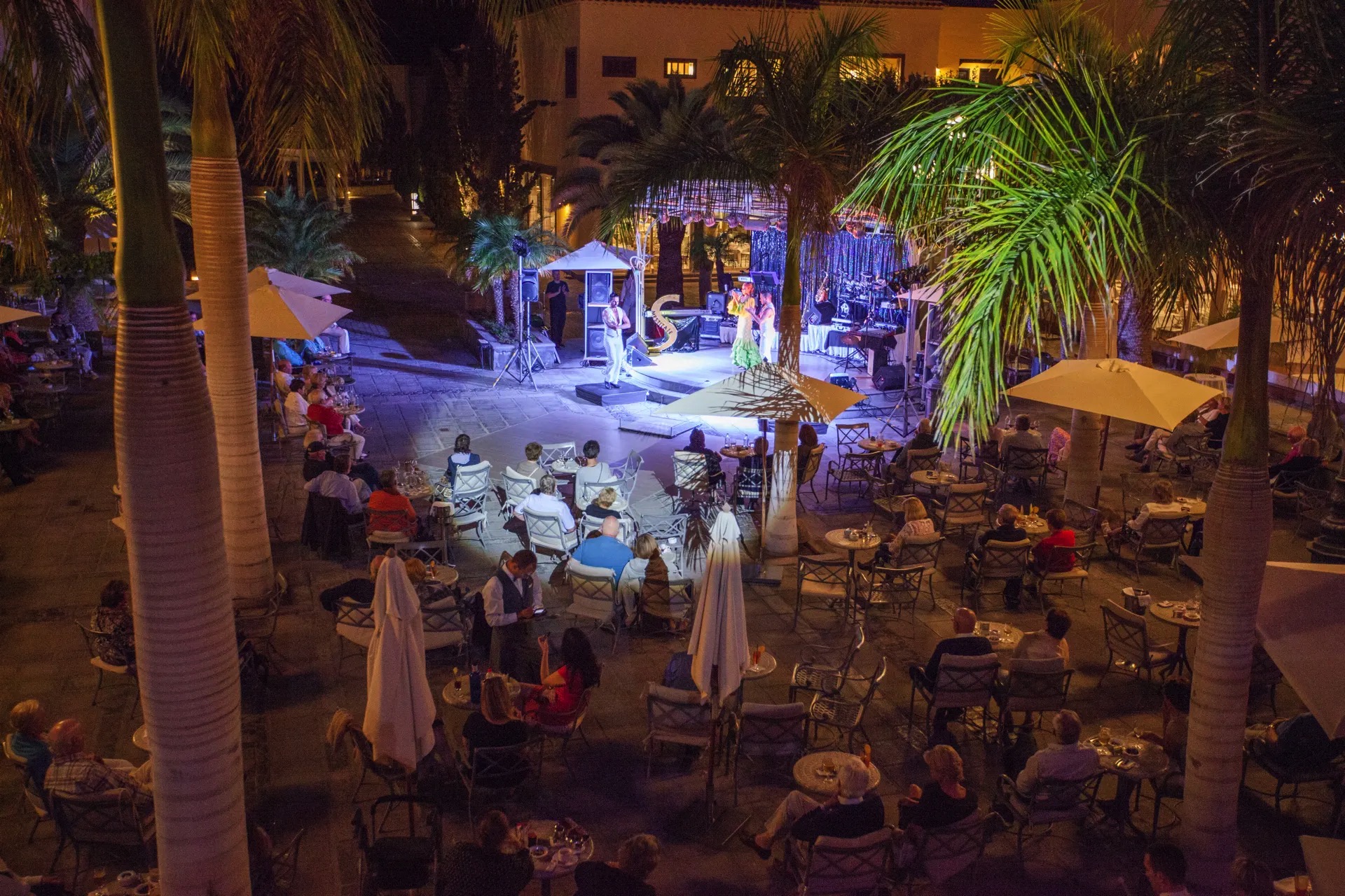 galeria de imágenes show musical hotel lopesan villa del conde