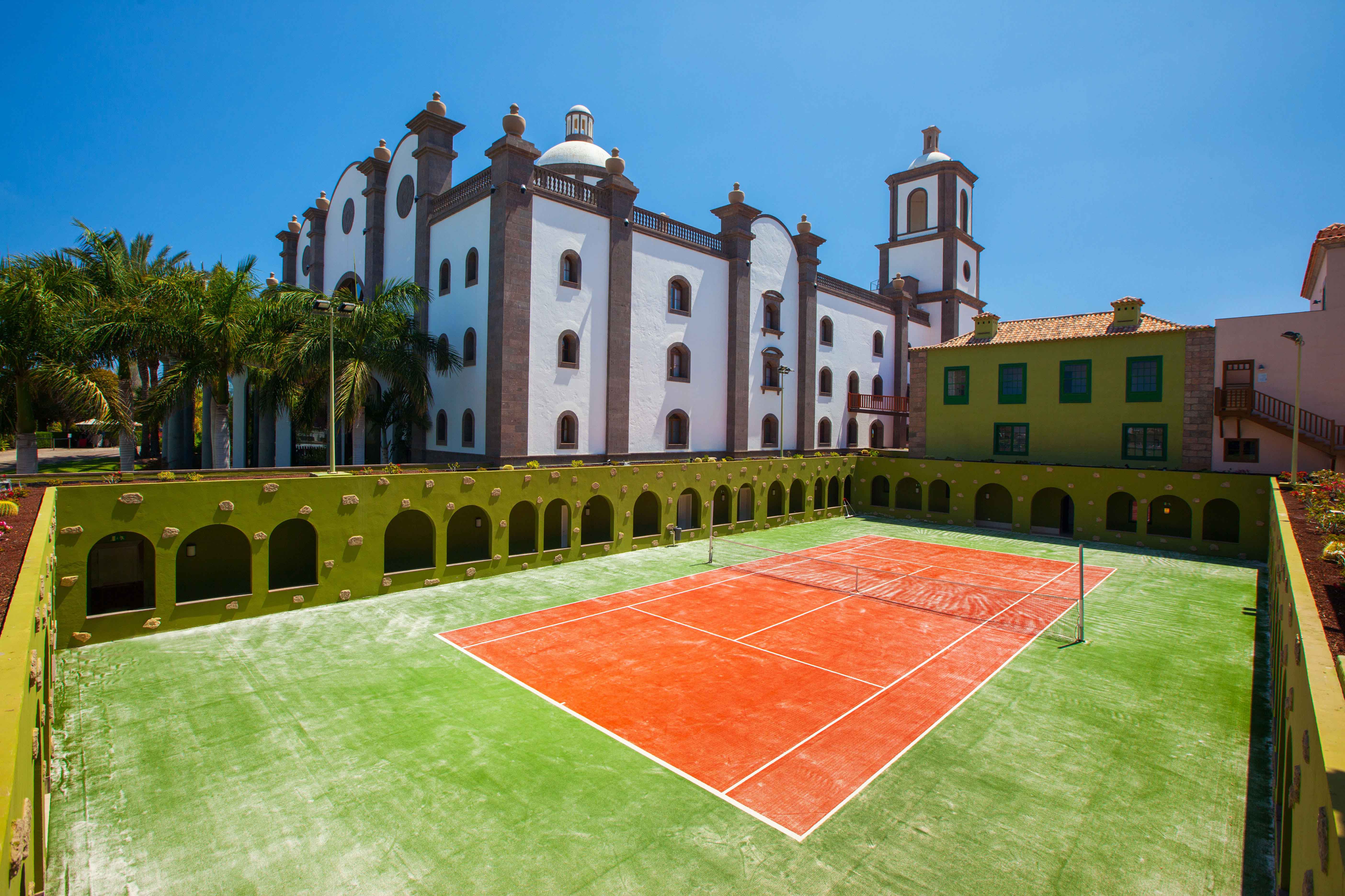 imágenes y fotos zona padel hotel lopesan villa del conde