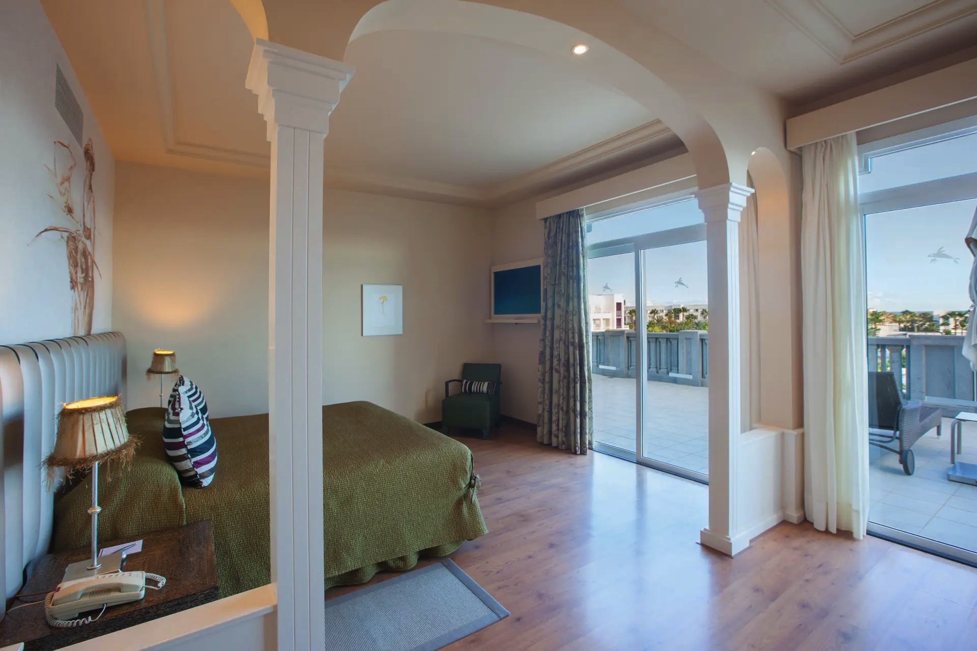 cama senior suite lopesan villa del conde resort & thalasso