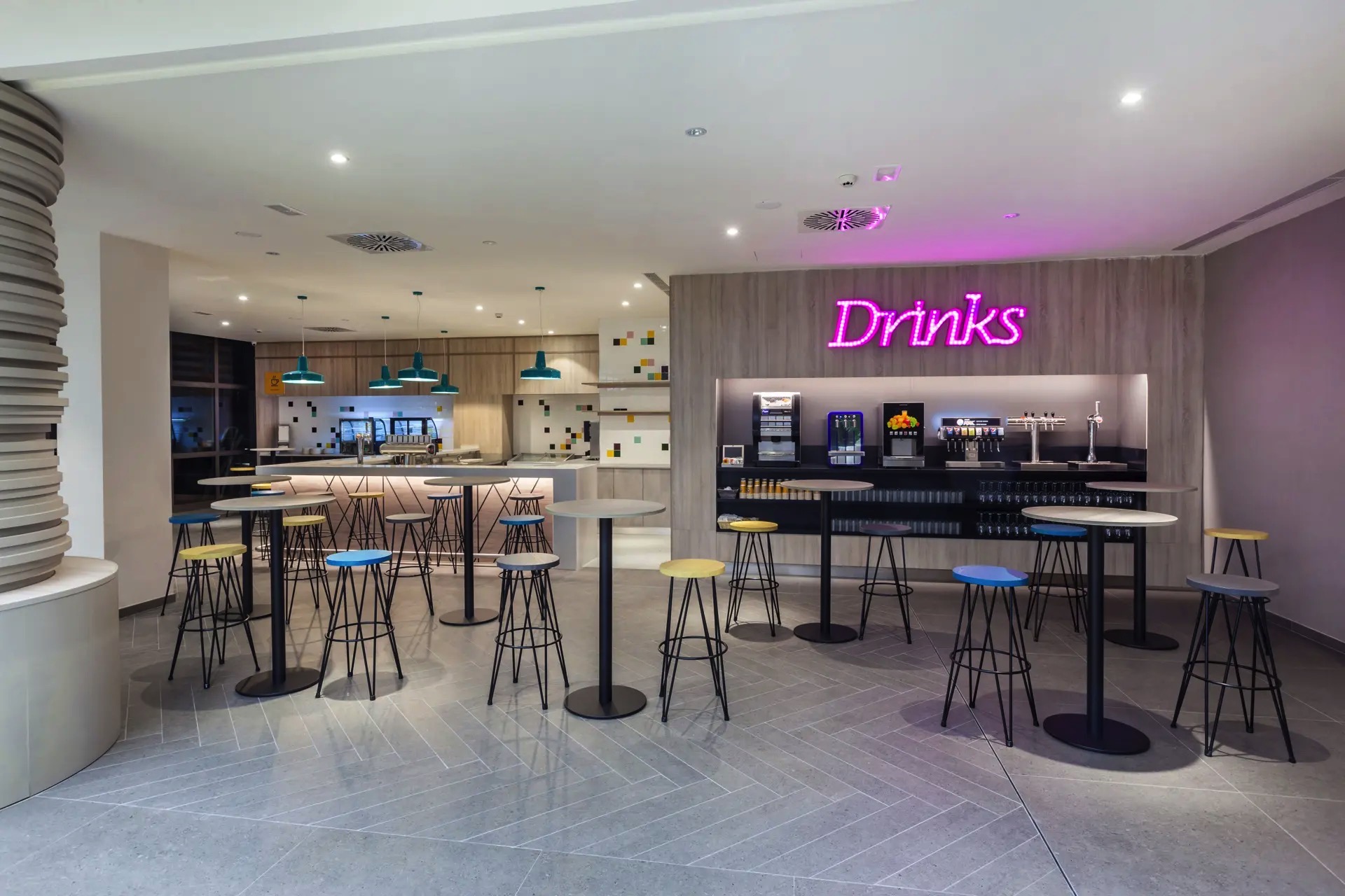 servicio 24h comida bar abora interclub atlantic by lopesan hotels