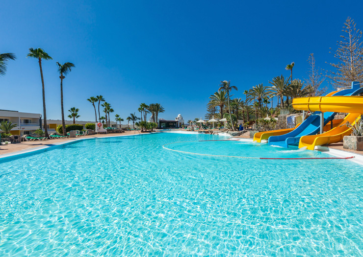 piscina lago abora interclub atlantic by lopesan hotels