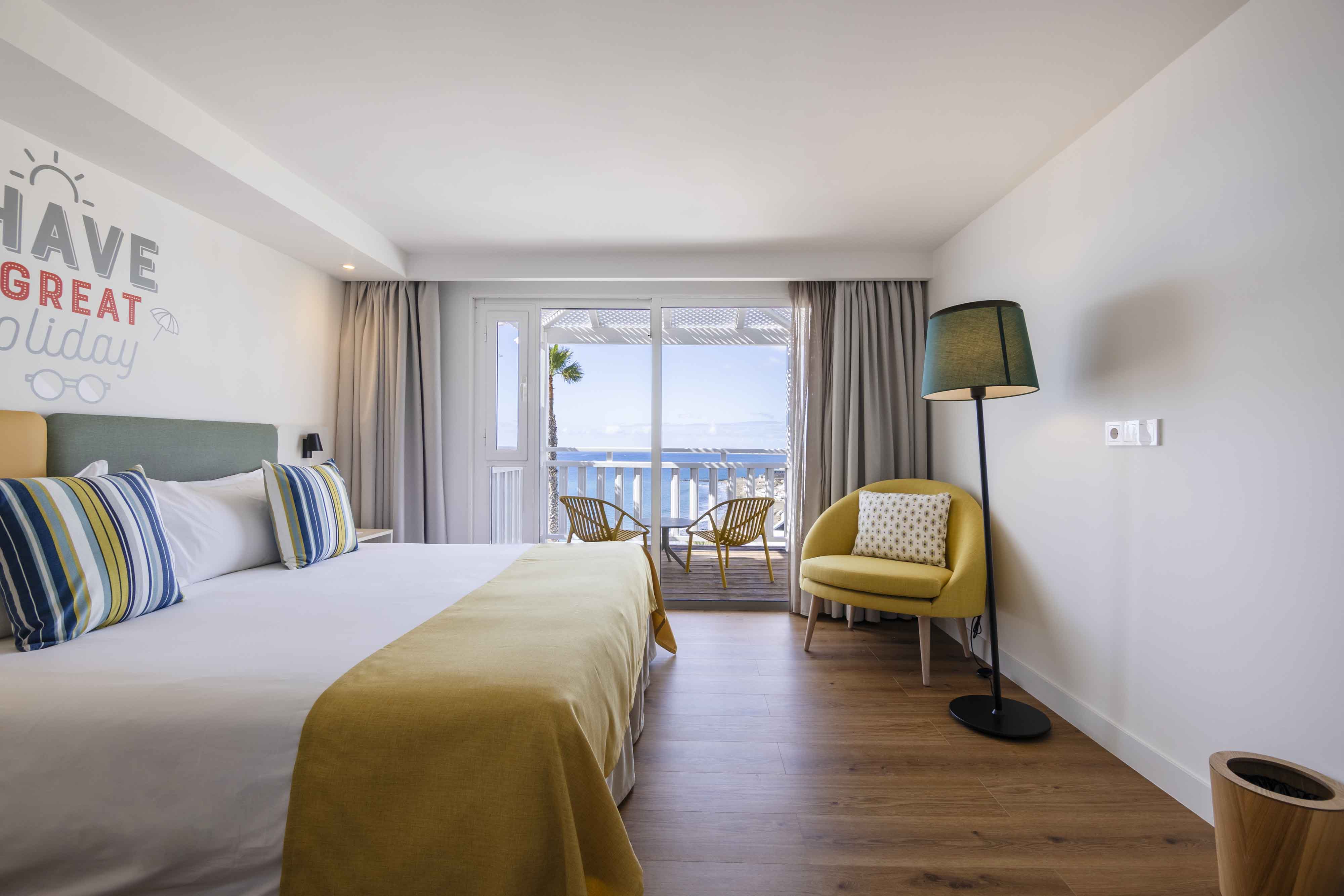 cama habitación superior suite sea view hotel abora interclub atlantic