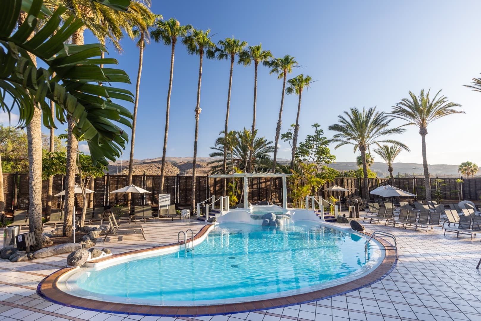mittelgroßer pool bilder und fotos abora continental by lopesan hotels