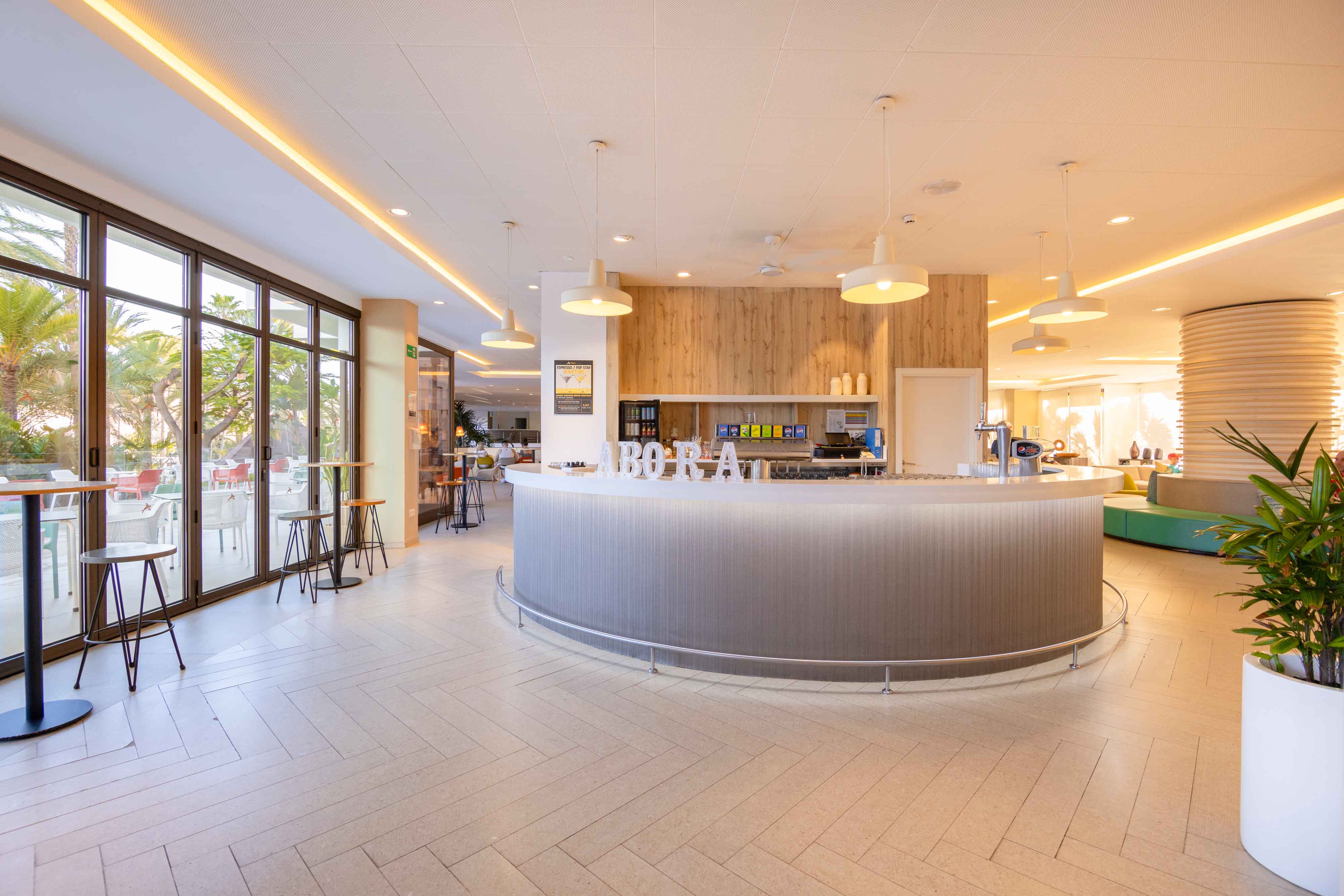 bares hotel abora continental by lopesan