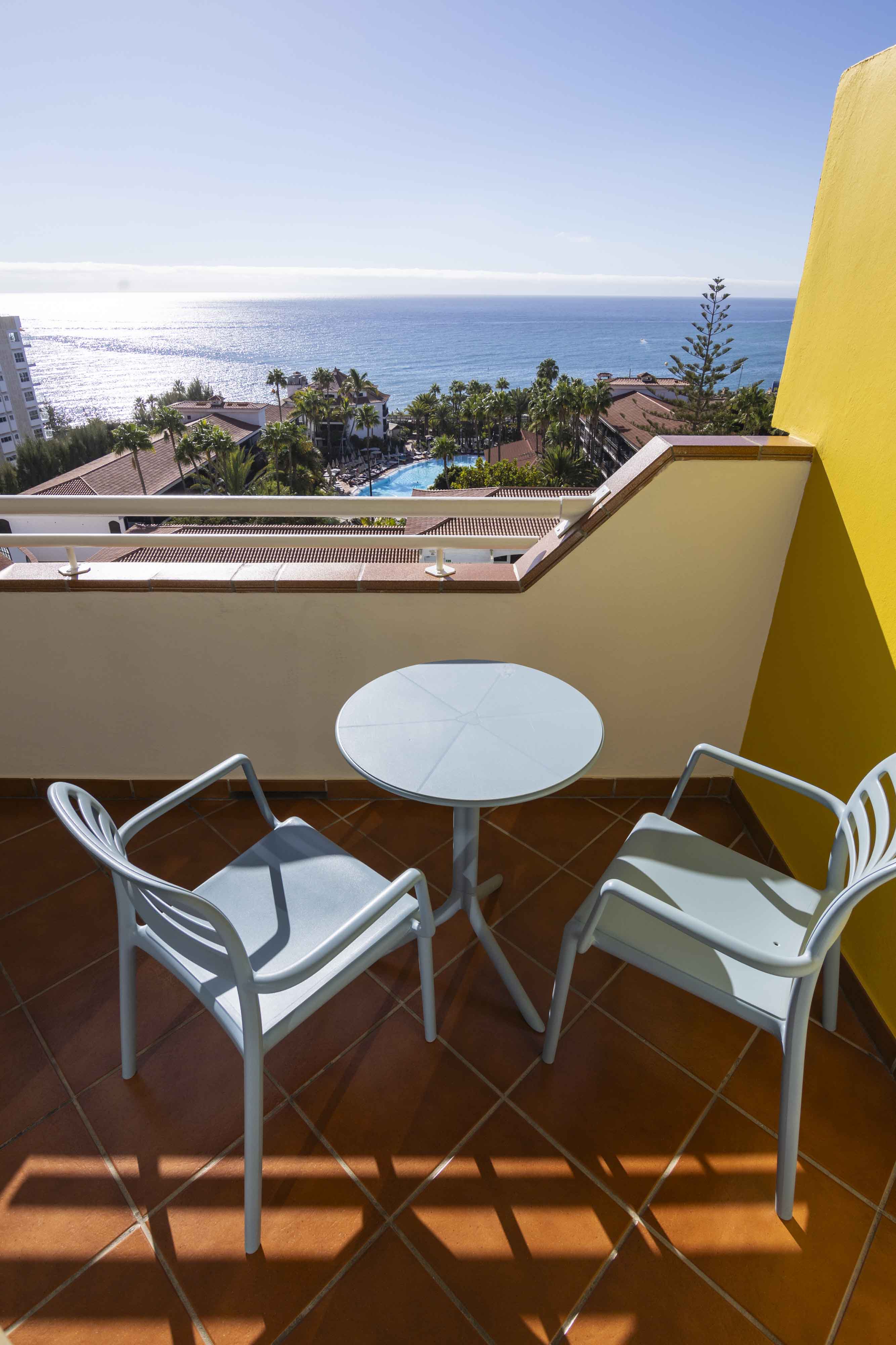 terraza habitación doble deluxe vista adults only hotel abora continental