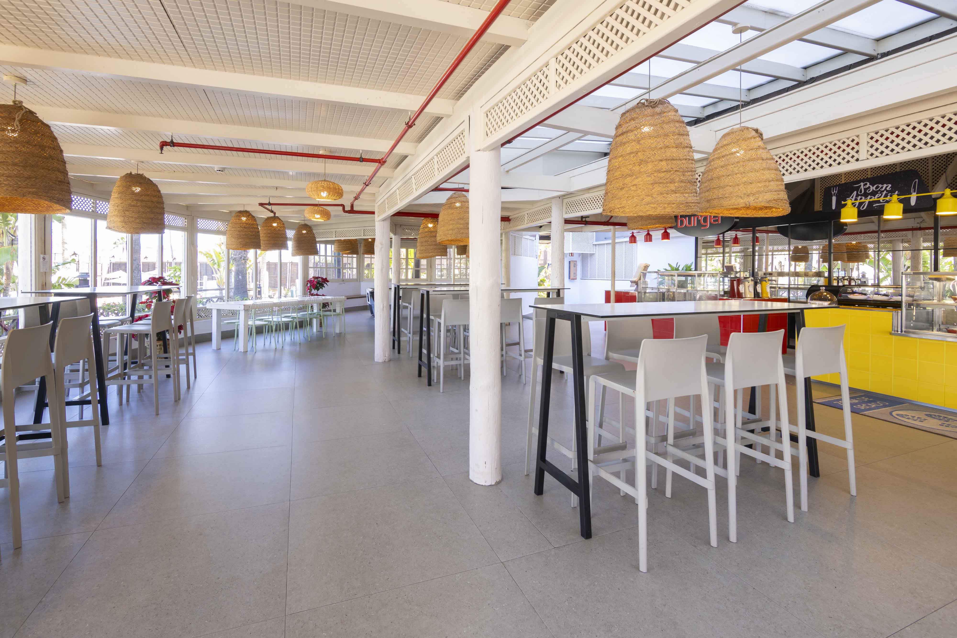snack and go bar abora continental lopesan